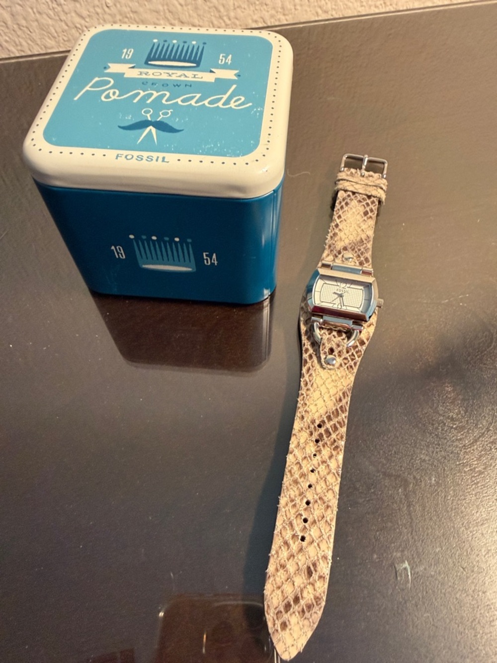 EUC, Vintage Fossil Women's Beige Snakeskin Leather Strap Watch Square Tin Case